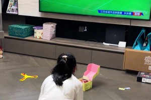 苏超的魅力！南京队点球大战被淘汰瞬间，南京小球迷难掩泪水