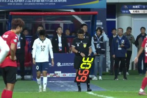 额！苏超南通队这个角球战术气氛组到位了，可惜罚的。。。