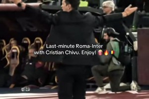 全神贯注！意甲官推晒国米大战罗马最后时刻场边的齐沃