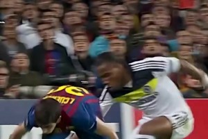 切尔西的球迷永远不会忘记他！独一无二的德罗巴！