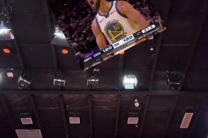 女主播小七晒看勇士直播视频：库里超远3分看high了！