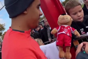 施魏因斯泰格：没见过比穆勒更烦的球员，他太棒了，简直不可思议