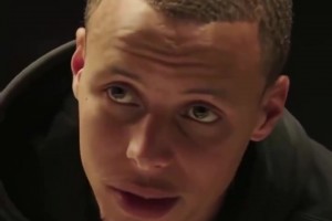 最好关掉声音！一辈子的好友！名场面：哈登库里录音室比赛唱歌！