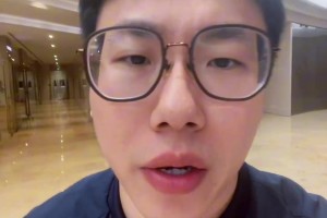 快生了吧？张曼源晒手势舞视频：胖的我扭两下都气喘吁吁