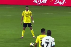 第一脚接球这下太从容了！奥利塞在水晶宫时就已展现大师风采！