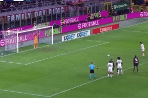 有着英俊脸庞的舒梅切尔！请用一个词评价拉门斯十月的表现！