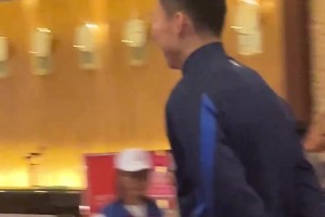 劲敌见面！哈哈哈哈哈