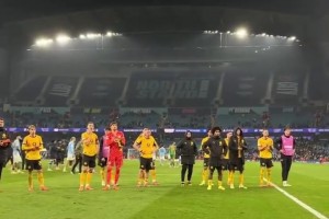 面对强敌一场大败！多特赛后的谢场环节！这赛季未来如何呢？