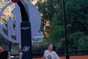 1v1血脉压制！奥妮尔姐姐垃圾话持续性输出碾压小菜鸡