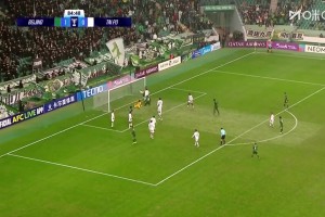 灵巧！国安角球开出，塞尔吉尼奥背身机敏一蹭破门