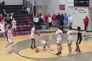 被球迷夸是更好的射手希尔德笑答：库里才是顶级的！！