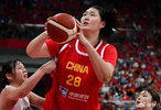 单场28分34篮板，女版姚明横空出世比肩张子宇，父亲曾是八一名宿